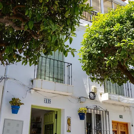 Old Town, Historic Townhouse, Rooftop And Courtyard * Εστεπόνα